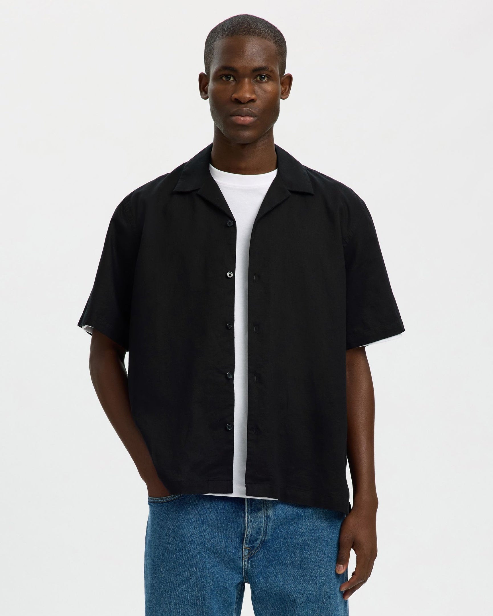Relax Casper Clay Linenblend Short-sleeve Shirt - Black