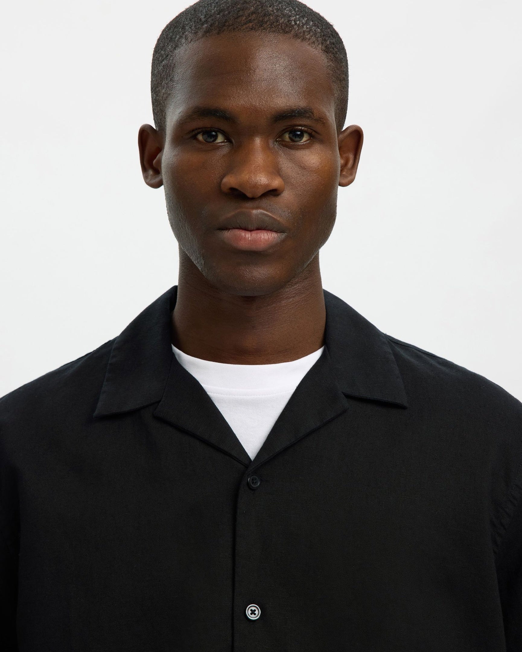 Relax Casper Clay Linenblend Short-sleeve Shirt - Black