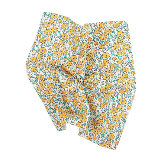 Hankie Fashion - Withe with summer flowers
