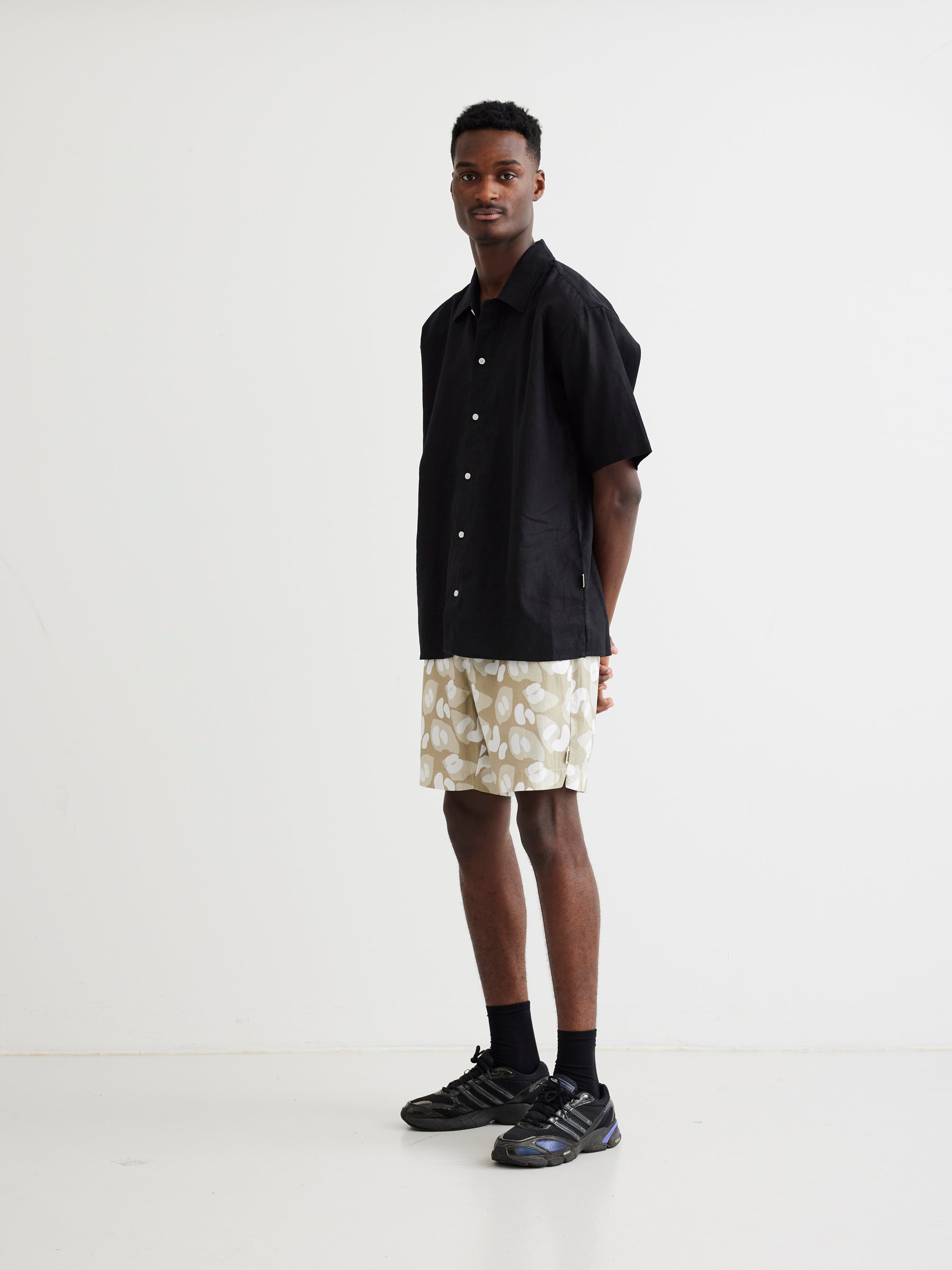 Banks Linen Shirt - Black