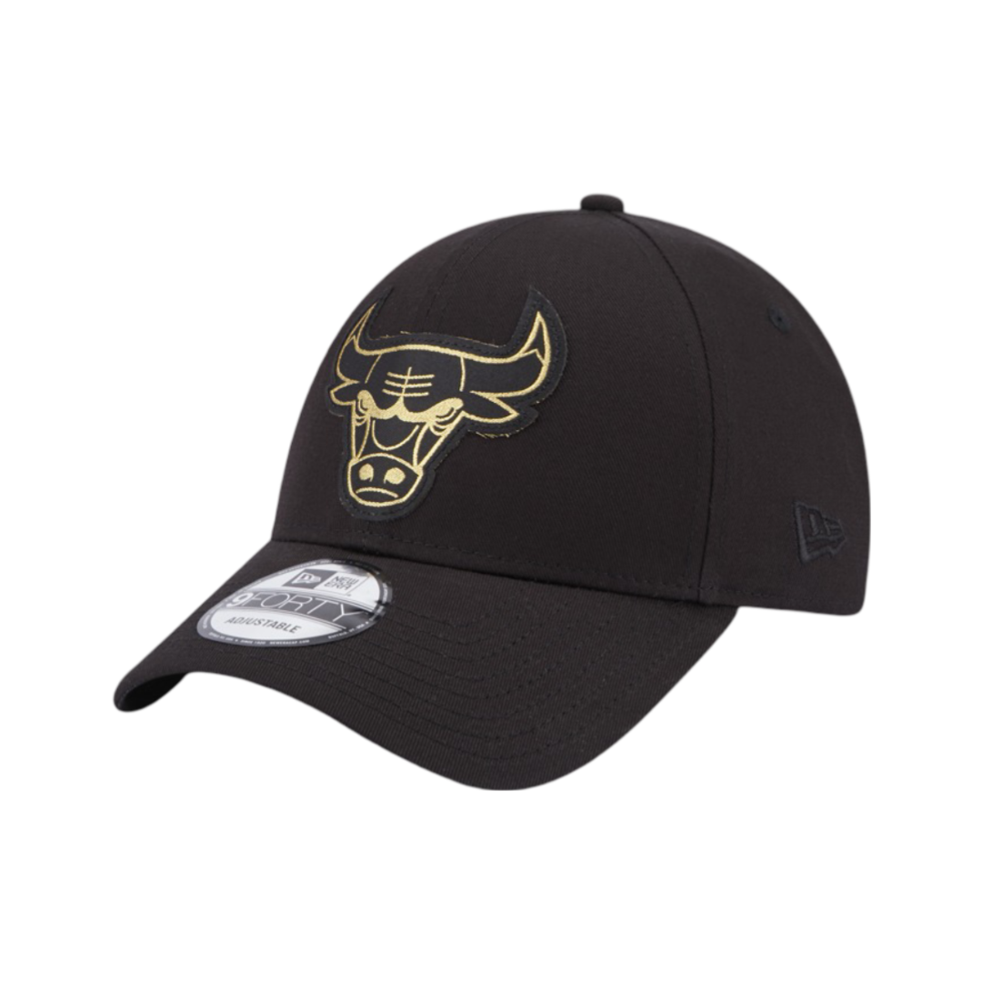 9Forty Metallic Badge - Chicago Bulls Black/Metallic Gold