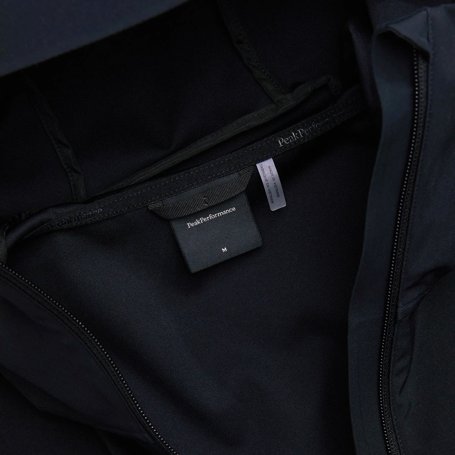 Explore Hood Jacket - Black