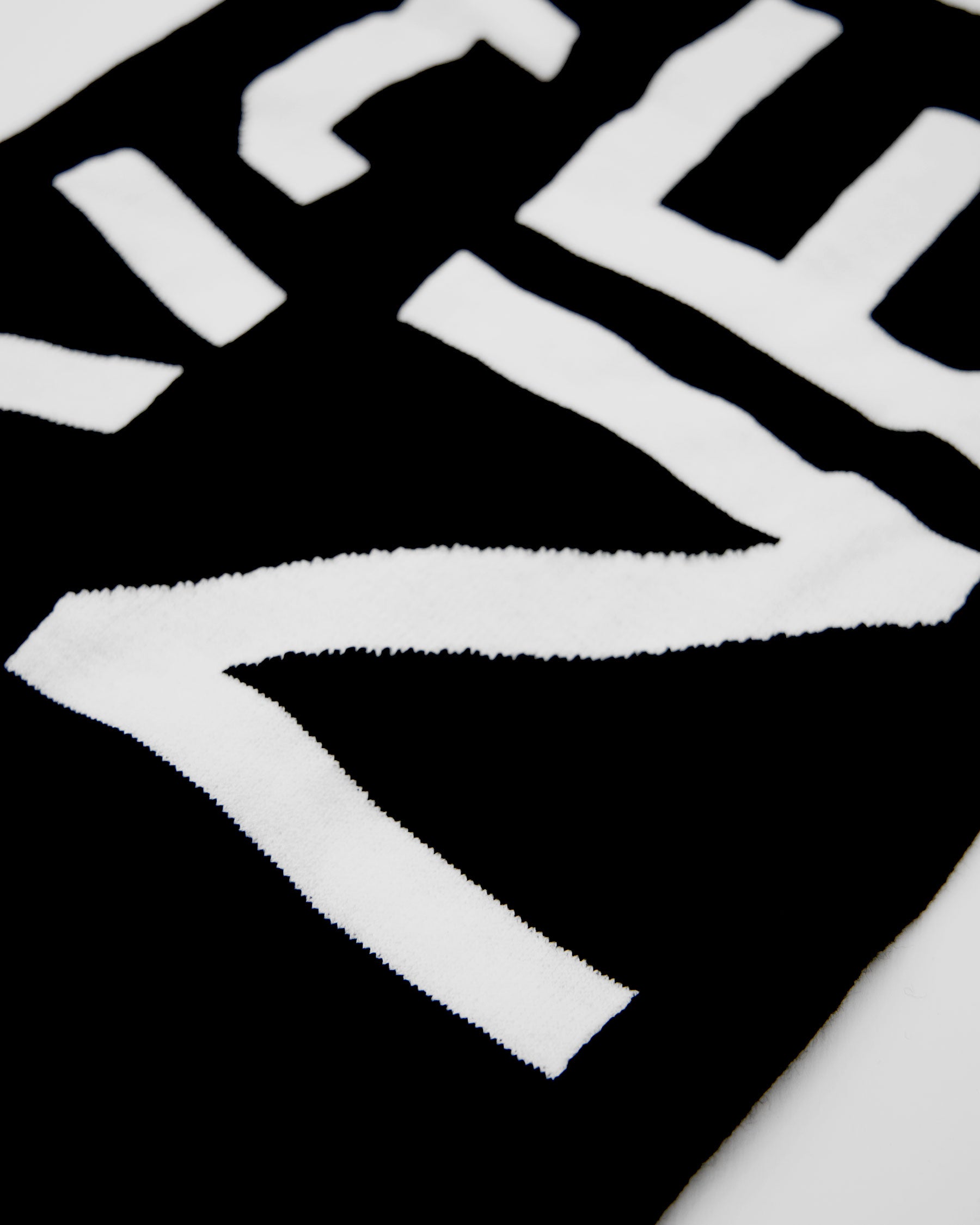 Supporter Scarf - Black/White
