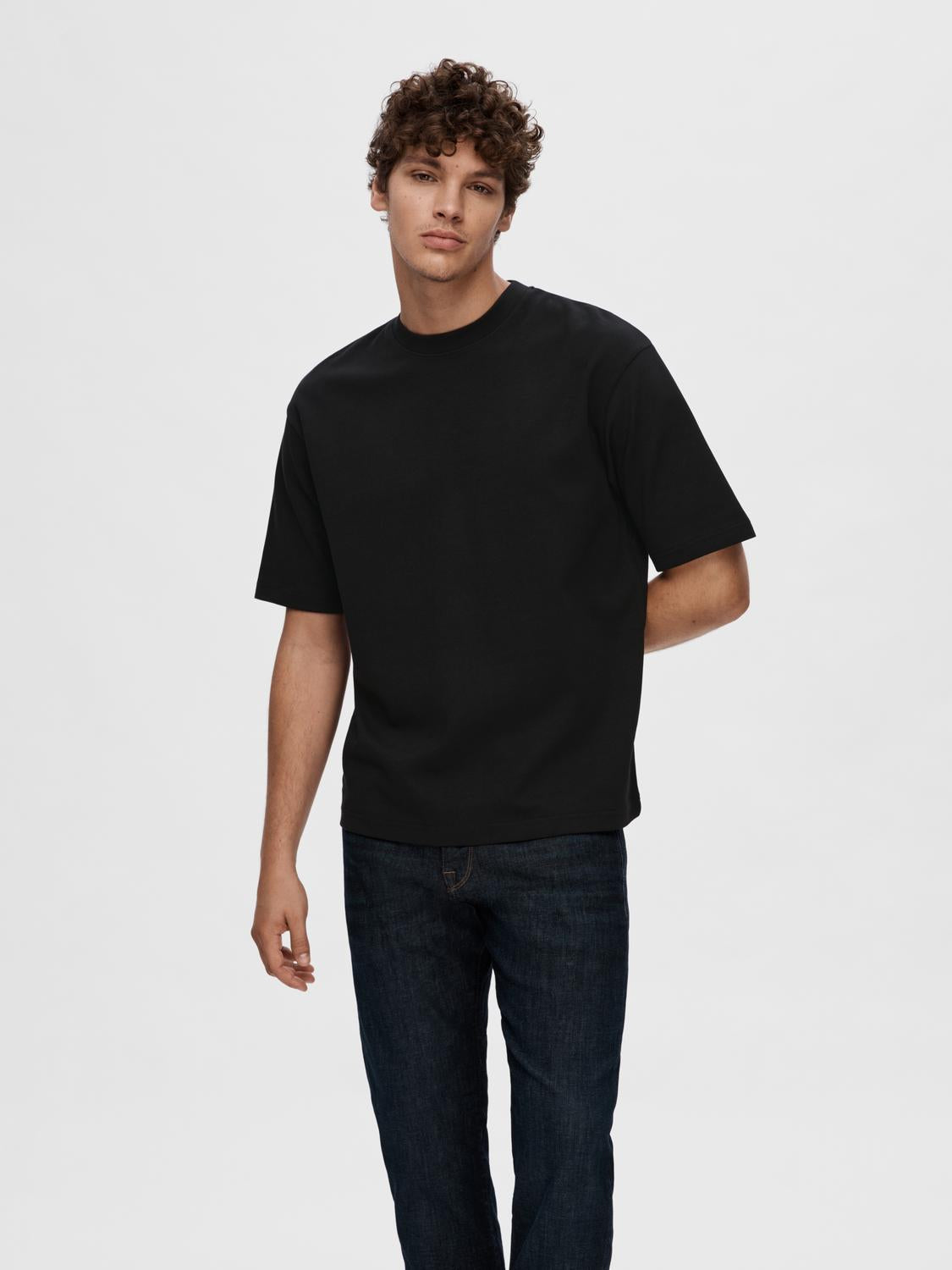 Relax Oscar O-Neck Short-Sleeve Tee - Black