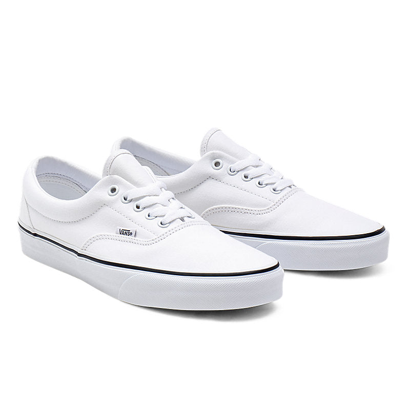 Vans era sko i färgerna svart och vit